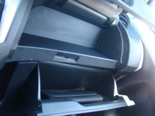 2011 TOYOTA YARIS 5 SPEED MANUAL HATCHBACK SUPER LOW MILES FUEL SAVER NO RESERVE, image 40