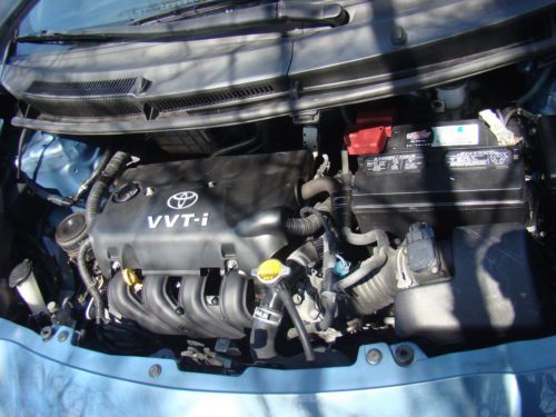 2011 TOYOTA YARIS 5 SPEED MANUAL HATCHBACK SUPER LOW MILES FUEL SAVER NO RESERVE, image 48