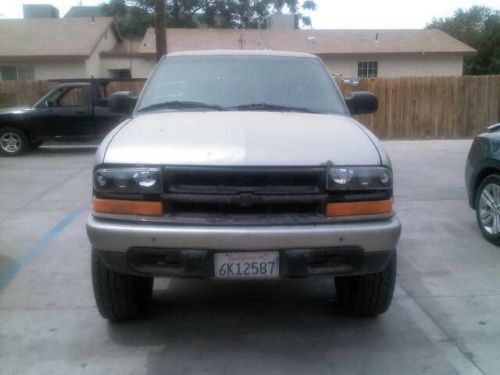 2000 chevy s-10 tan in color