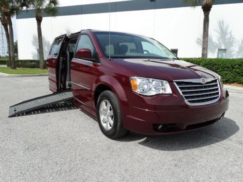 2009 chrysler town &amp; country*handicap*wheelchair van*braun entervan