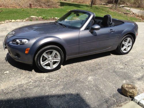 2008 mazda mx-5 miata sport convertible 2-door 2.0l