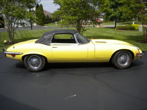 Jaguar e-type roadster 1972 v12 xke series iii convertible