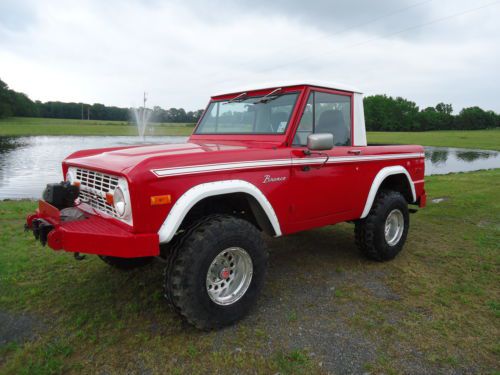 1975 ford bronco half cab 302 standard on col.nice driver look!