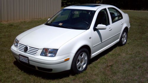 ****NO RESERVE AUCTION**** White TDI Sedan with Brand New Tires, image 1