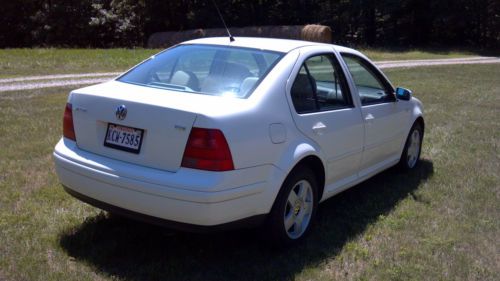 ****NO RESERVE AUCTION**** White TDI Sedan with Brand New Tires, image 4