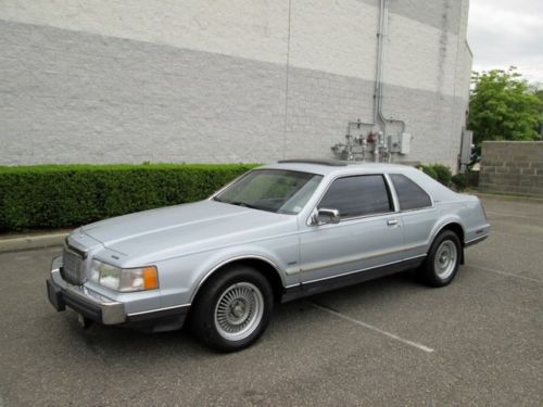 Low miles v8 leather moonroof