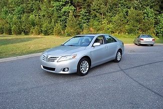 2011 toyota camry v6 xle sil/gry leather,  nav,6k orig miles warranty no reserve