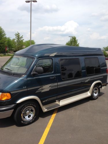 2001 dodge ram &#034;handicap starcraft conversion van&#034; w/ braun-rincon chair lift