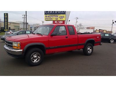 No reserve one owner low miles beautiful truck 4x4 auto 4dr 5.2l slt club cab