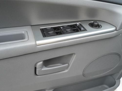 2005 jeep grand cherokee laredo
