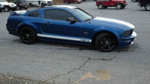 2006 ford gt base coupe 2-door 5.4l