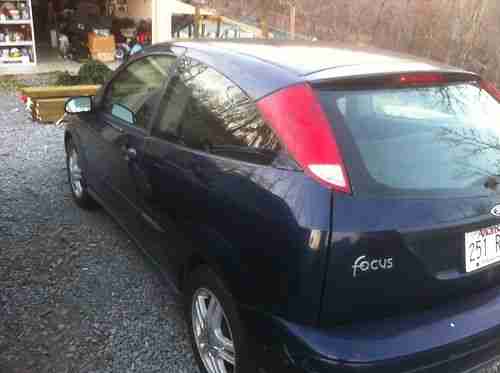 2000 Ford Focus ZX3 Hatchback 3-Door 2.0L, image 2