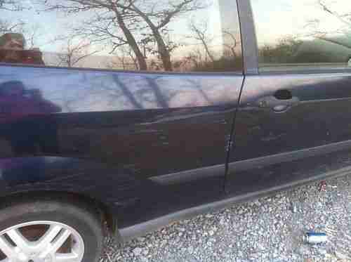 2000 Ford Focus ZX3 Hatchback 3-Door 2.0L, image 3