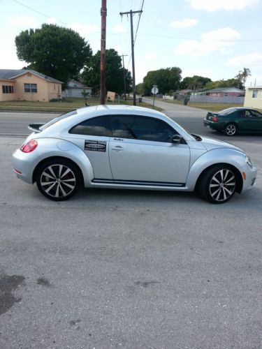 2012 volkswagen beetle turbo hatchback 2-door 2.0l