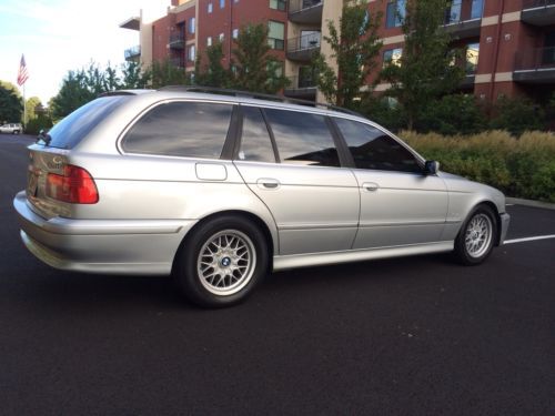 2001 bmw 525it stationwagon - well kept - just serviced - hard to find - clean!!