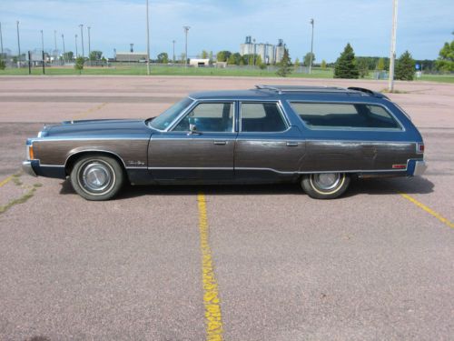 1974 chrysler town &amp; country station wagon