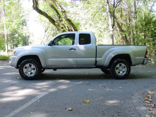 1 OWNER ALL STOCK 4 CYLINDER 2.7L 5 SPEED MANUAL 4WD SR5 ACCESS CAB RARE FIND!!, image 1