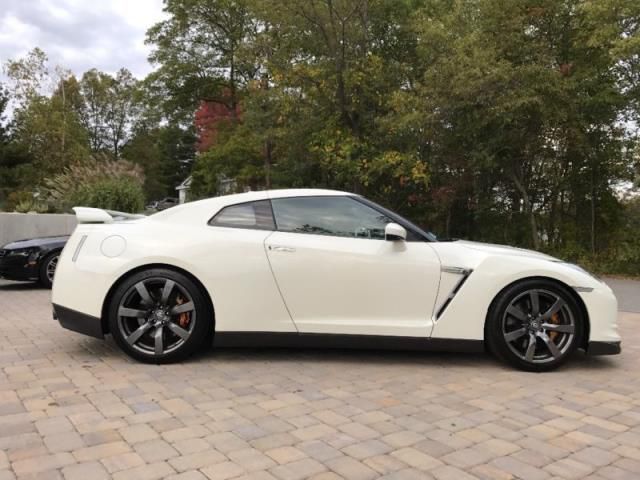 Nissan: gt-r