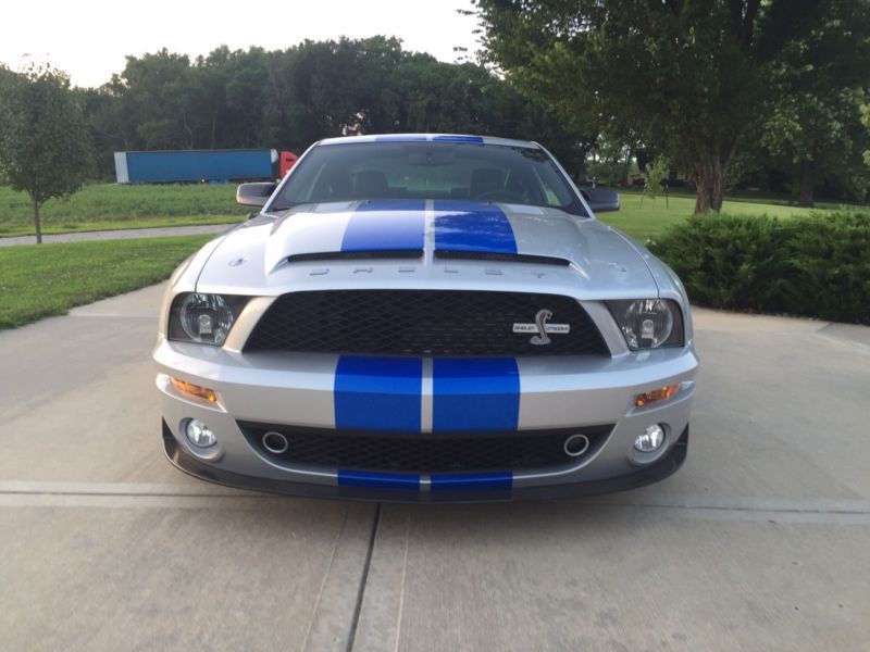 2009 ford mustang