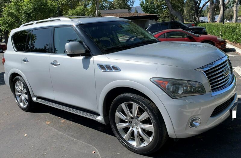 2011 infiniti qx56 --