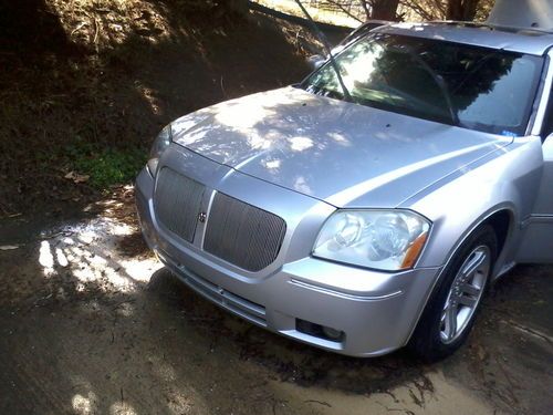 2005 dodge magnum rt