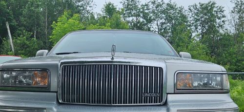 1996 Presidental Signature Series Lincoln Town Car, C $12,000.00, image 4