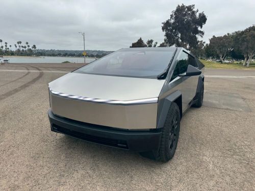 2024 tesla cybertruck