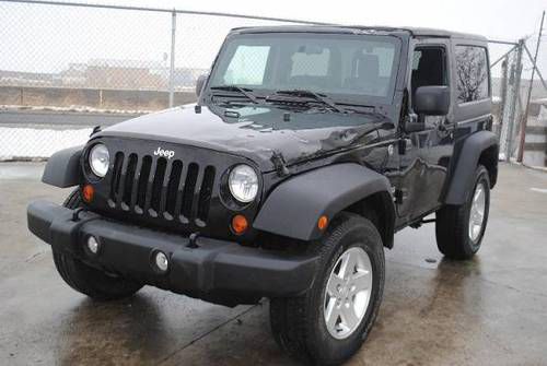 2012 jeep wrangler 4wd damaged salvage only 6k miles like new! wil not last!