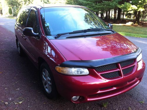 1999 dodge caravan sport - very good condition - needs nothing  no reserve