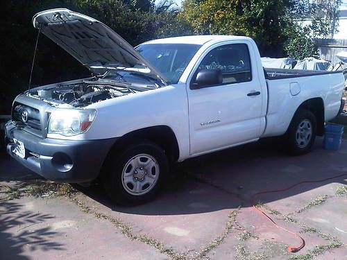 2005 toyota tacoma base standard cab pickup 2-door 2.7l