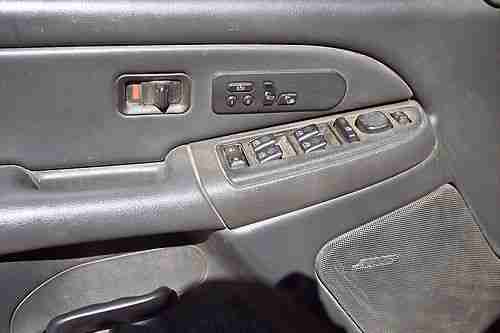 2004 Chevrolet Silverado 2500 HD LT Crew Cab 4x4 duramax diesel 6.6L salvage, image 11