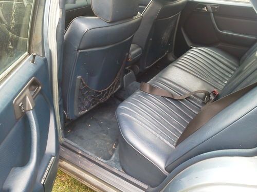 1989 mercedes-benz 260e base sedan 4-door 2.6l