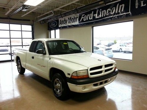 1999 dodge dakota cc 131  wb (cooper lanie 317-837-2009)