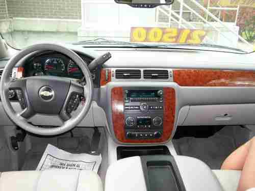 08 CHEVY SUBURBAN, 4X4,
