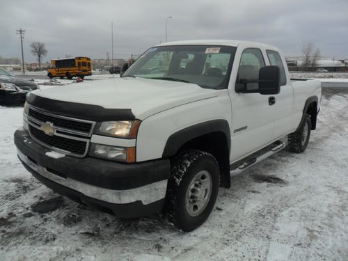 2500 hd ls extended cab 4-dr, 4x4, 6.0 liter v8, great work truck, warranty!!!