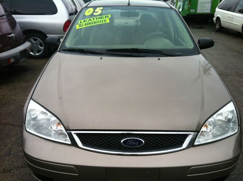 2005 ford focus zx4 sedan 4-door 2.0l