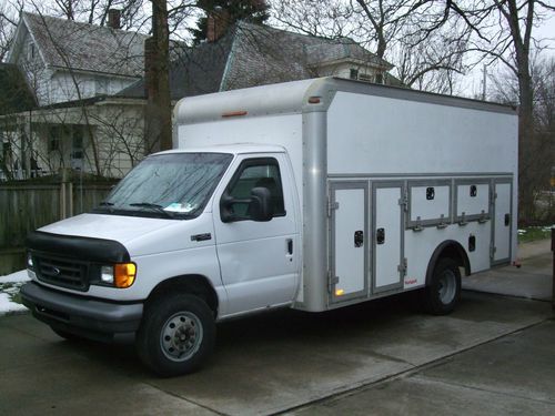 2005 e 450 ford cutaway diesel utility van