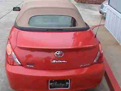 Convertible, leather seats, red exterior, tan interior, cd player, 6 cyl, image 4