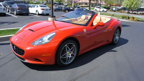 2013 ferrari california  only 867 miles!!