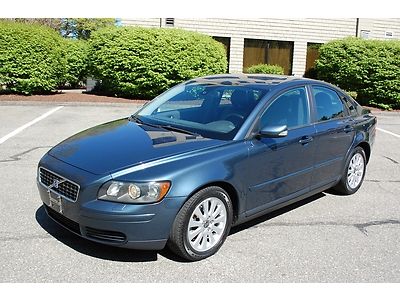 2005 volvo s40 2.4i sedan sunroof heated leather sunroof 5 speed manual amazing!