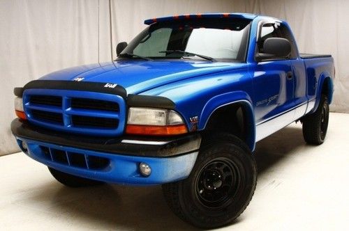 We finance!! 1999 dodge dakota sport 4wd towpackage cdplayer tintedwindows