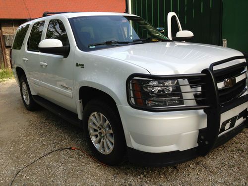 2008 chevy tahoe hybrid loaded navigation 67,700 miles! onstar rear camera bose