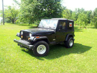 1990 jeep wrangler 4wd 5 speed.  with 2 inch left kit.!!  only 152,000 miles..