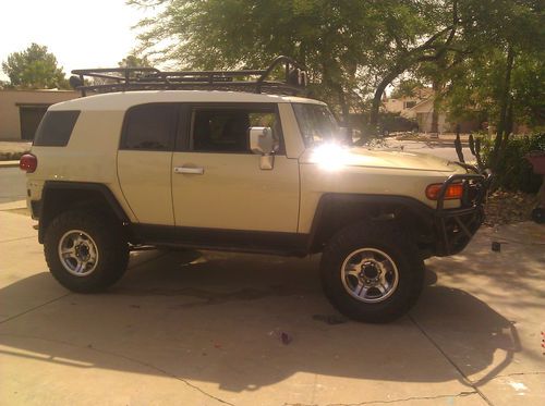 Toyota : fj cruiser base sport utility 4-door