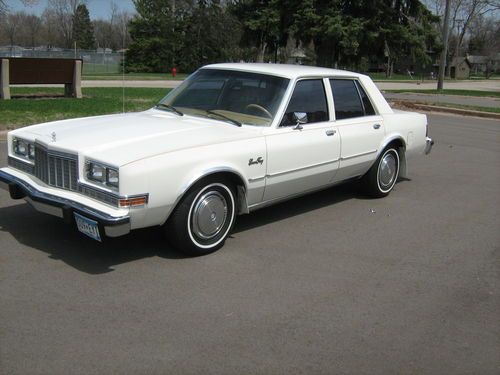 1987 plymouth gran fury 4 door same as dodge diplomat super nice!!! salon