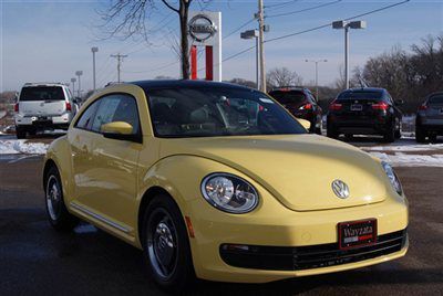 2012 volkswagon beetle 2.5l sunroof, xm, hd, ipod, push button, yellow, 1k miles