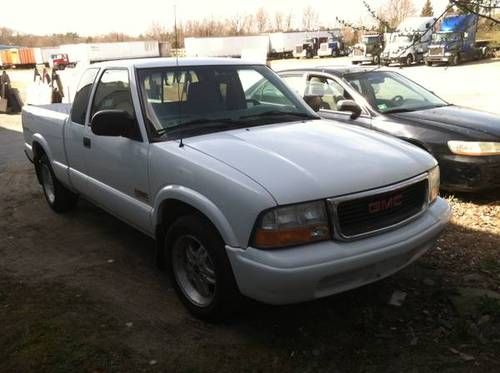 2003 gmc sonoma sl extended cab pickup 3-door 2.2l