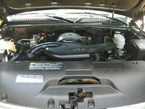 2004 Chevrolet Suburban 1500 LT Sport Utility 4-Door 5.3L, US $9,900.00, image 10