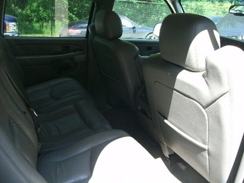 2004 Chevrolet Suburban 1500 LT Sport Utility 4-Door 5.3L, US $9,900.00, image 19