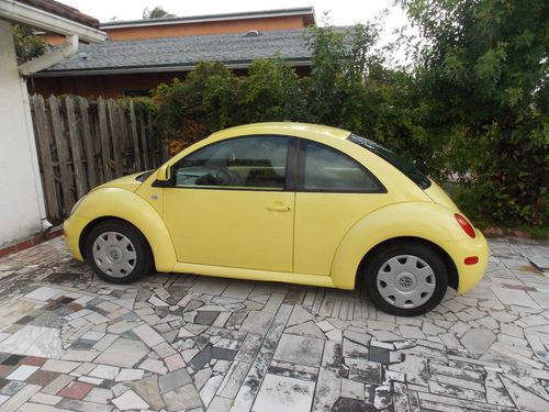 2000 volkswagen beetle gl hatchback 2-door 2.0l